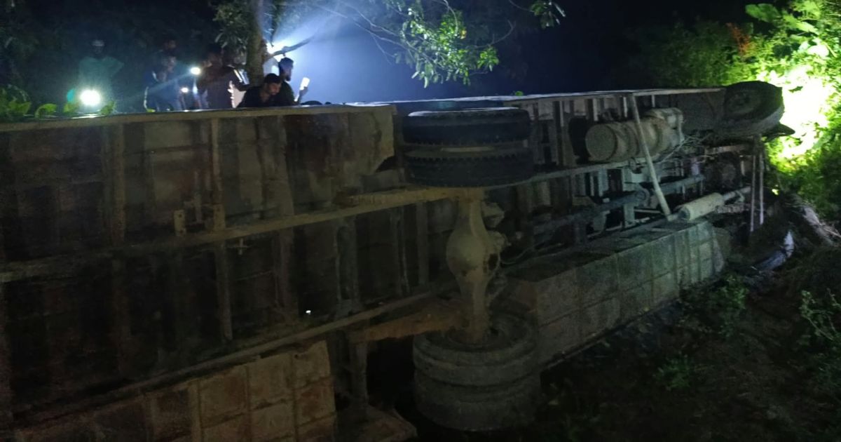 জামায়াতের লংমার্চ থেকে ফেরার পথে পাটকেলঘাটায় সড়ক দুর্ঘটনায় পথচারী নিহত, আহত ৩০